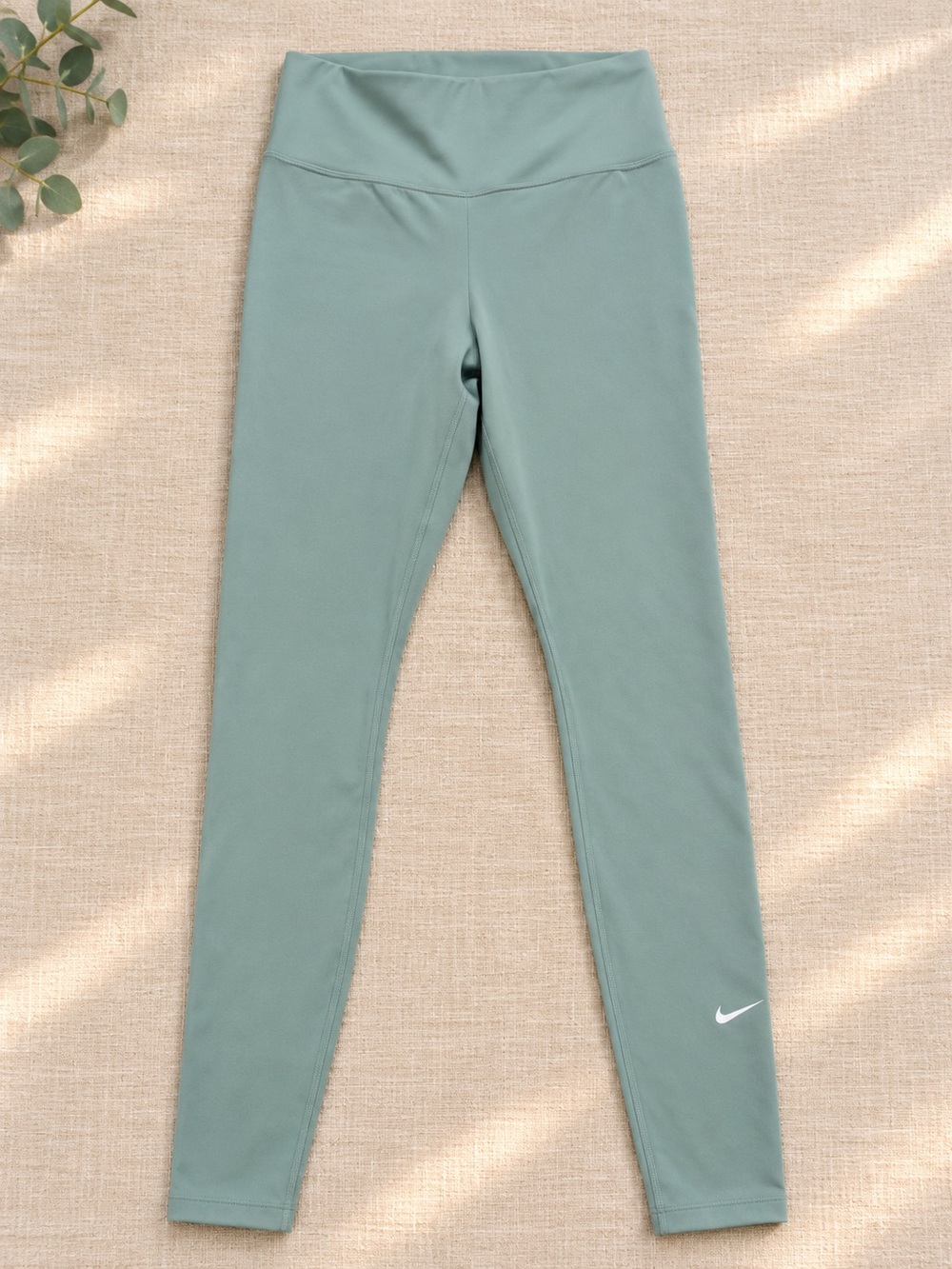 Nike Dri-FIT Sage Green High Rise Athletic Leggings Women’s Small
